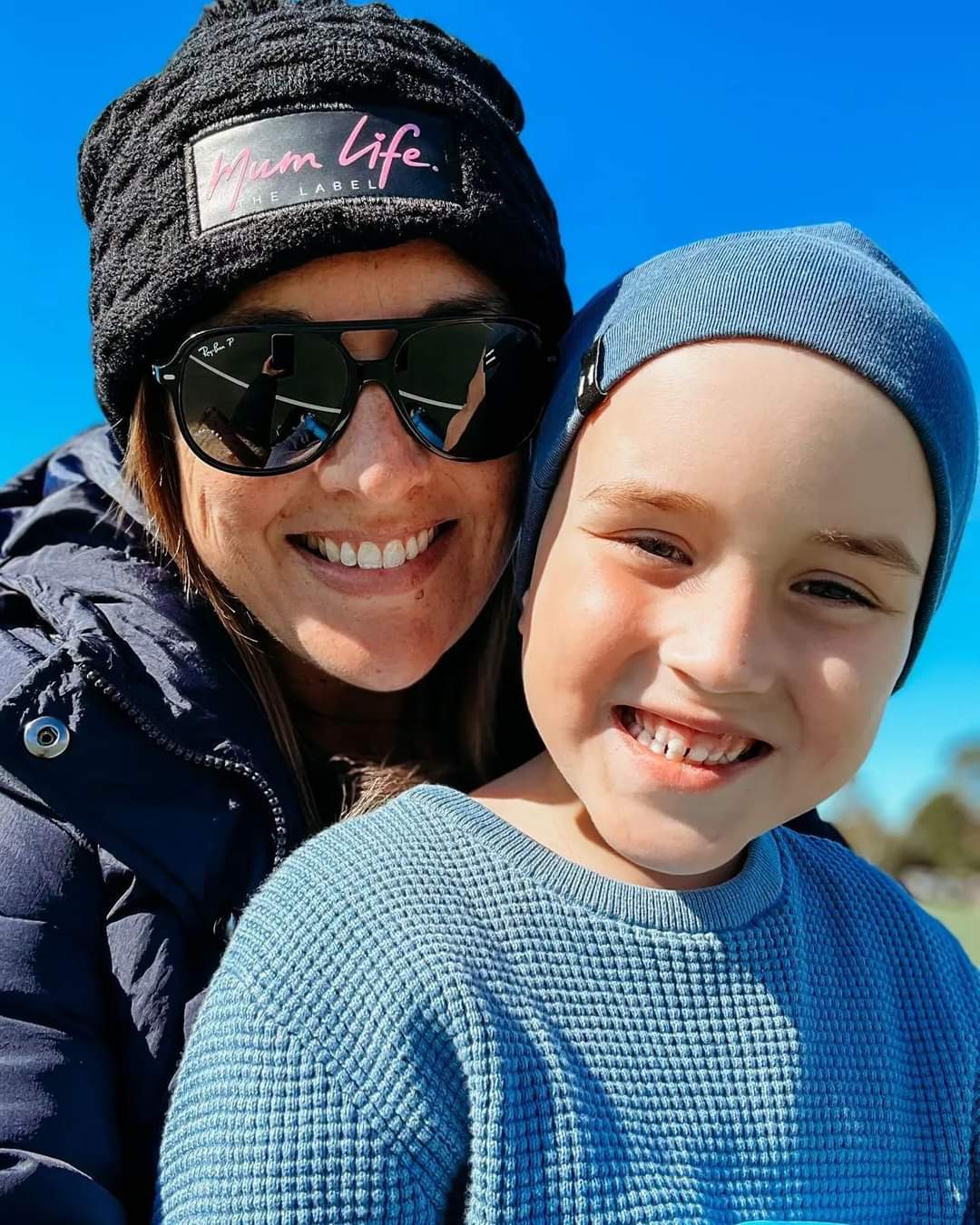 Mumlife Pom Pom Beanie